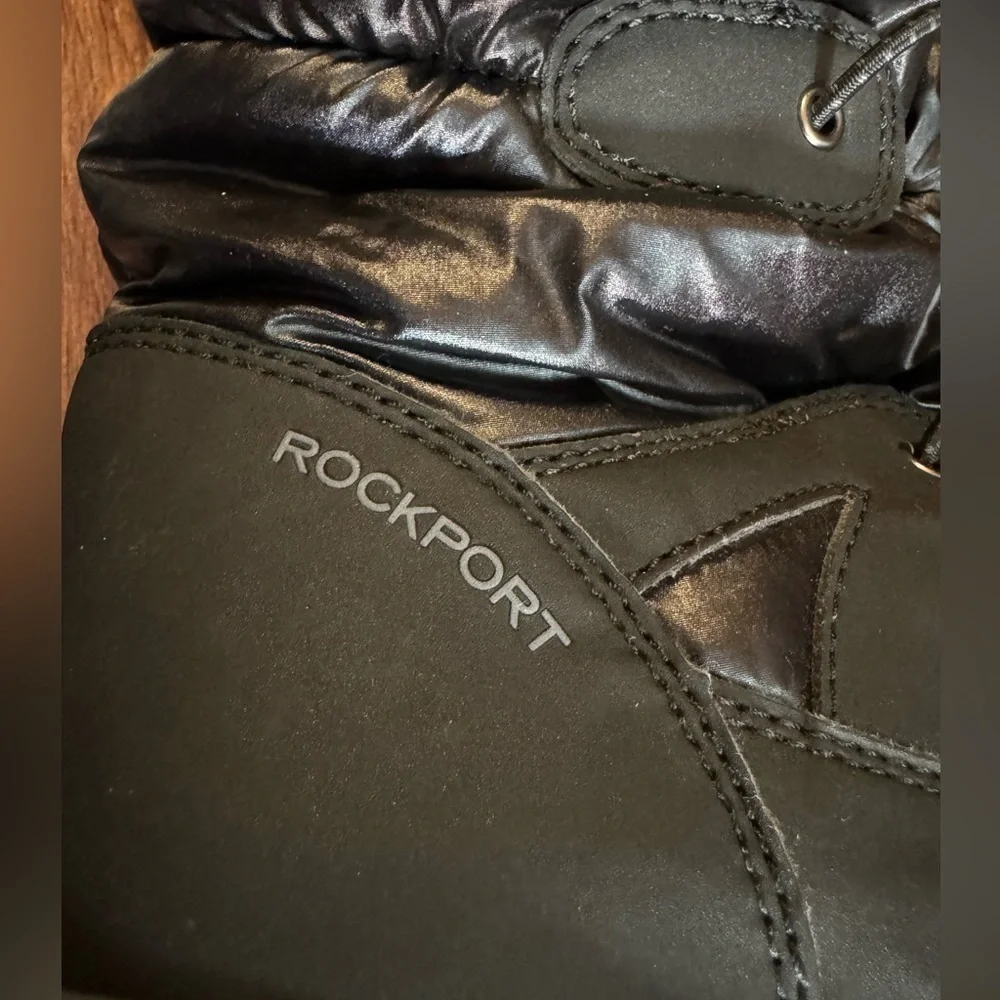 ROCKPORT Black Winter Lace-up Boots with Faux Fur Lining Size 9
